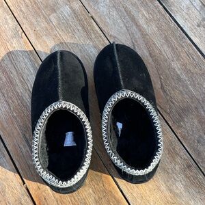 UGG Tasman black slippers